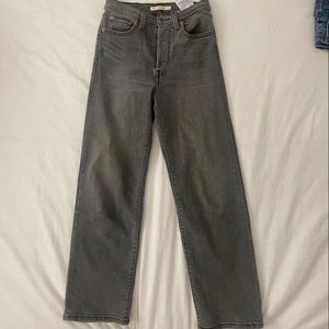 Levi’s Ribcage straight ankle Denim size 25